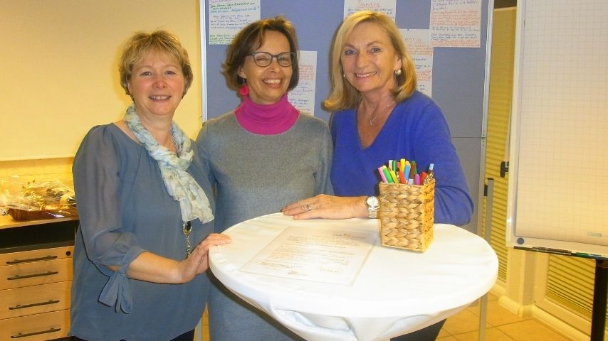 Susanne Ehmann mit Hilde Alegria Schillert und Anke Breitlauch bei FREI REDEN FRIEDVOLL LEBEN 